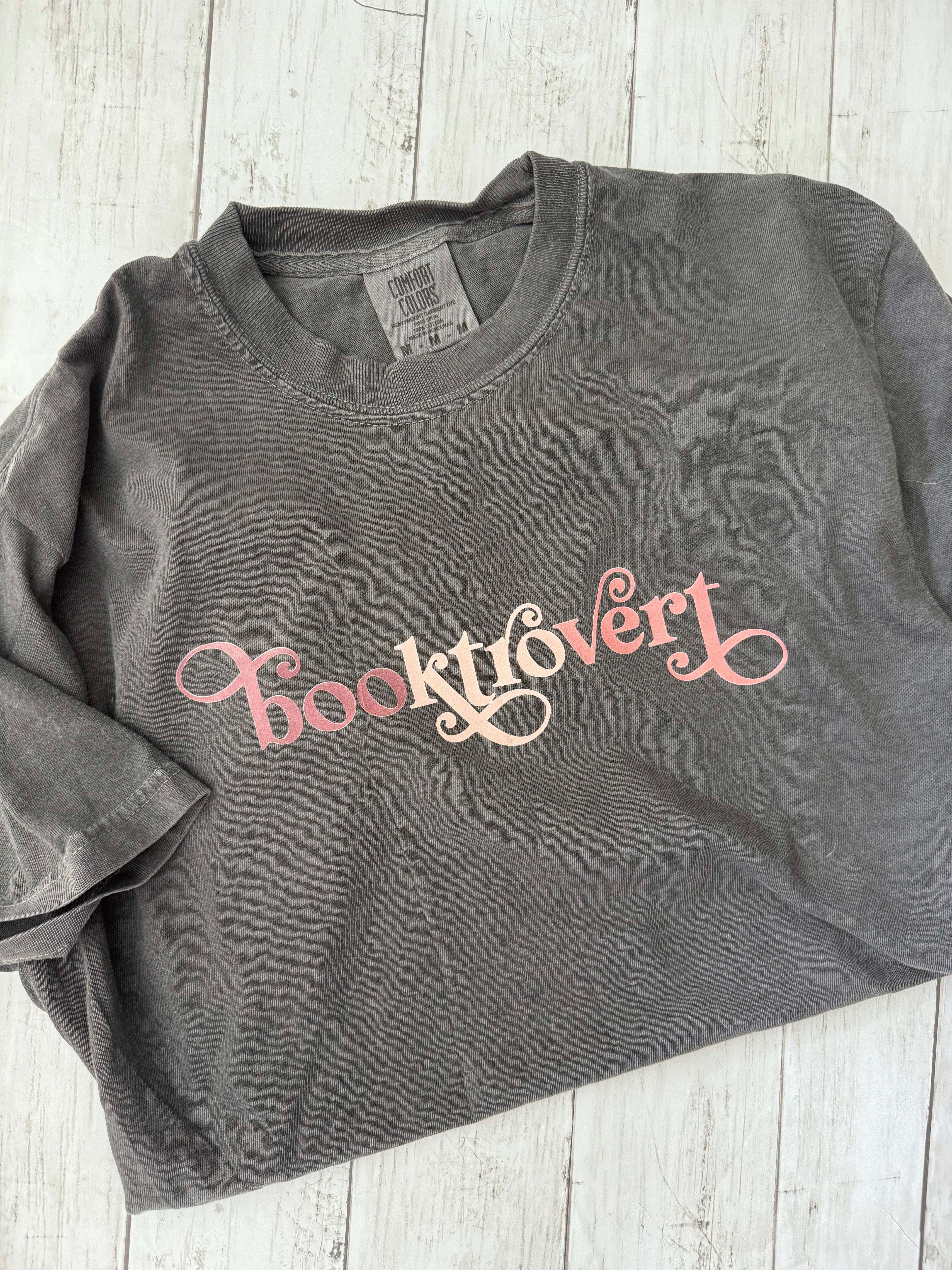 Booktrovert Tee